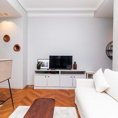 Apartment Center Of Paris By Studio Prestige Exterior photo