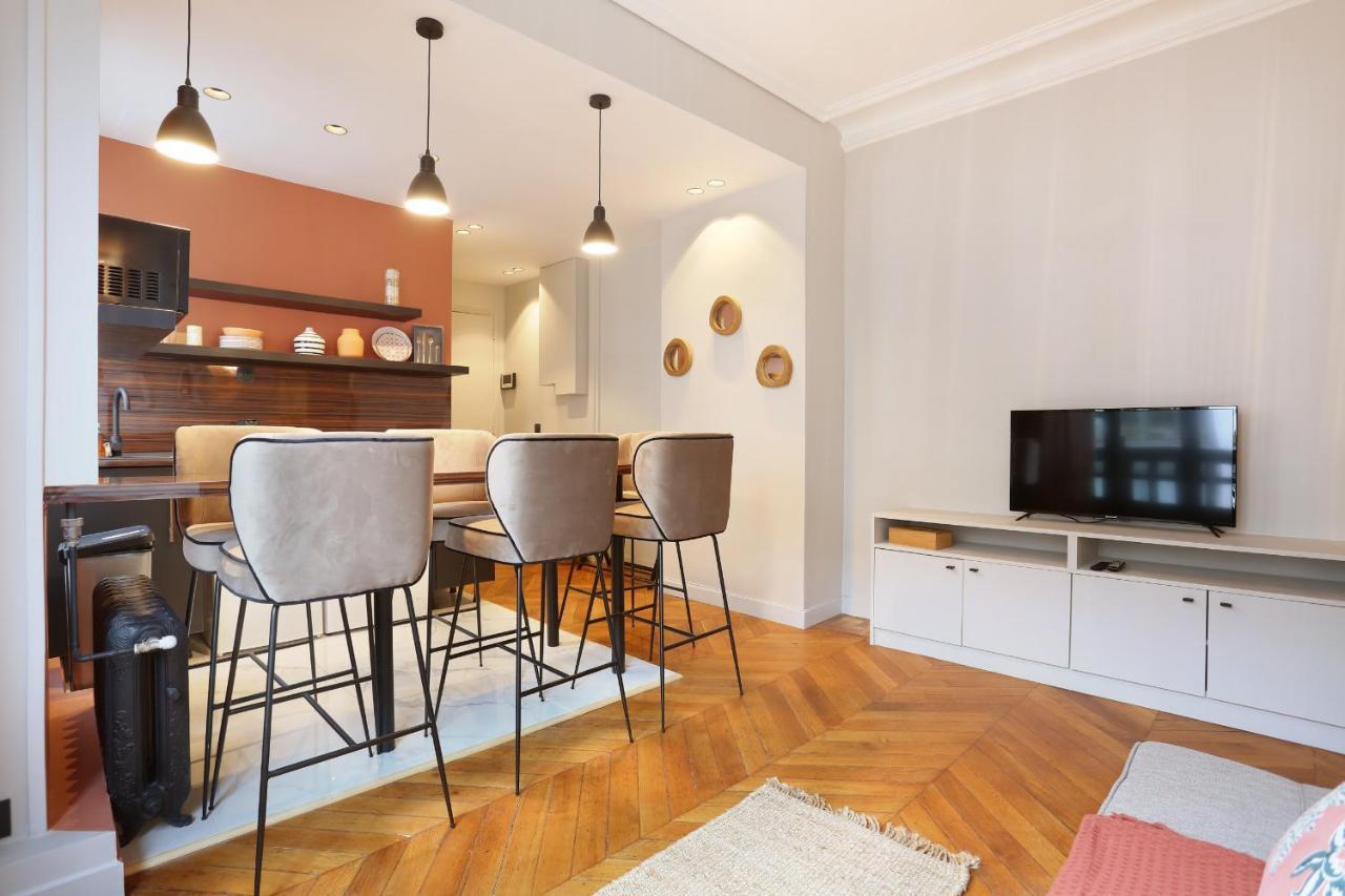 Apartment Center Of Paris By Studio Prestige Exterior photo