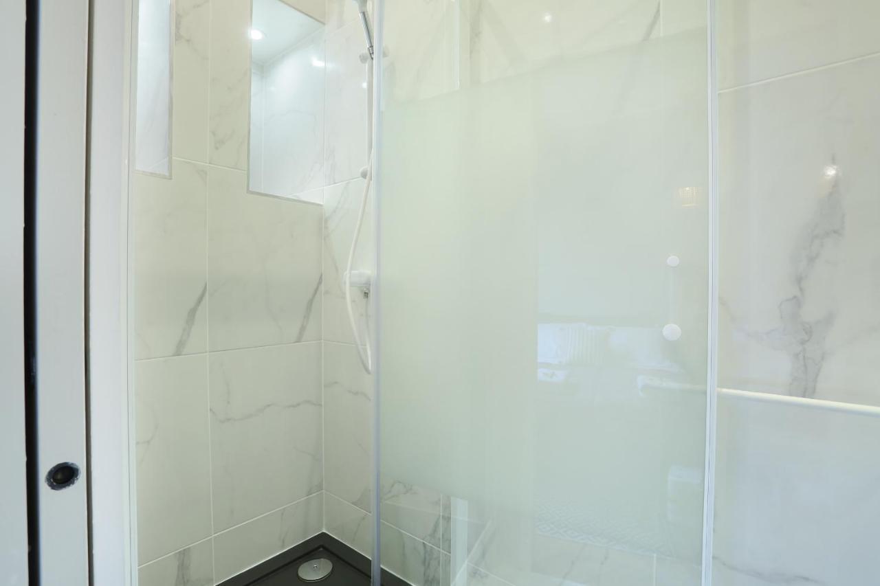 Apartment Center Of Paris By Studio Prestige Exterior photo