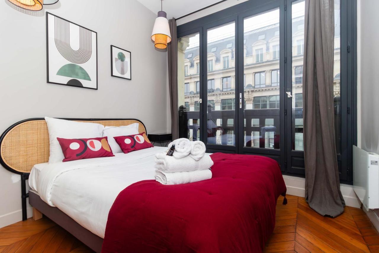 Apartment Center Of Paris By Studio Prestige Exterior photo
