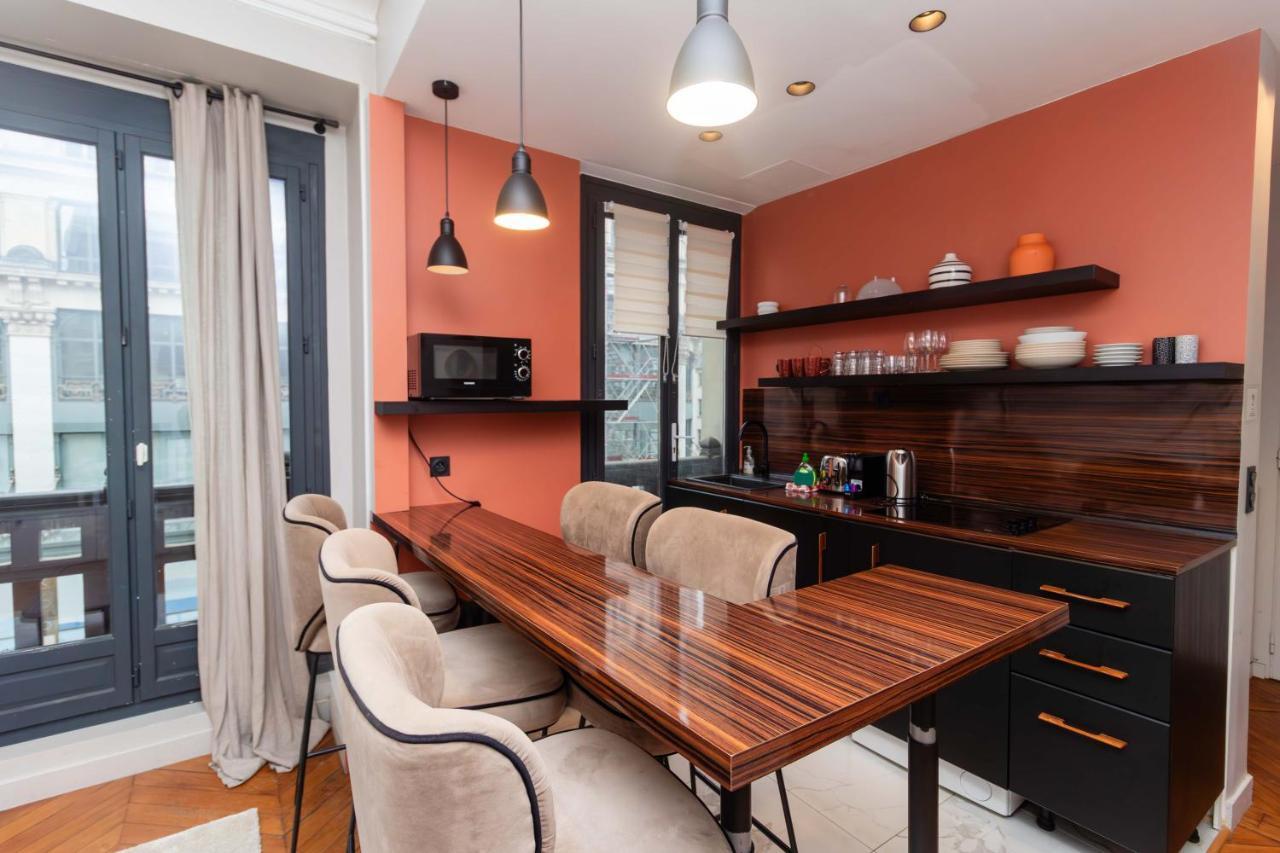 Apartment Center Of Paris By Studio Prestige Exterior photo